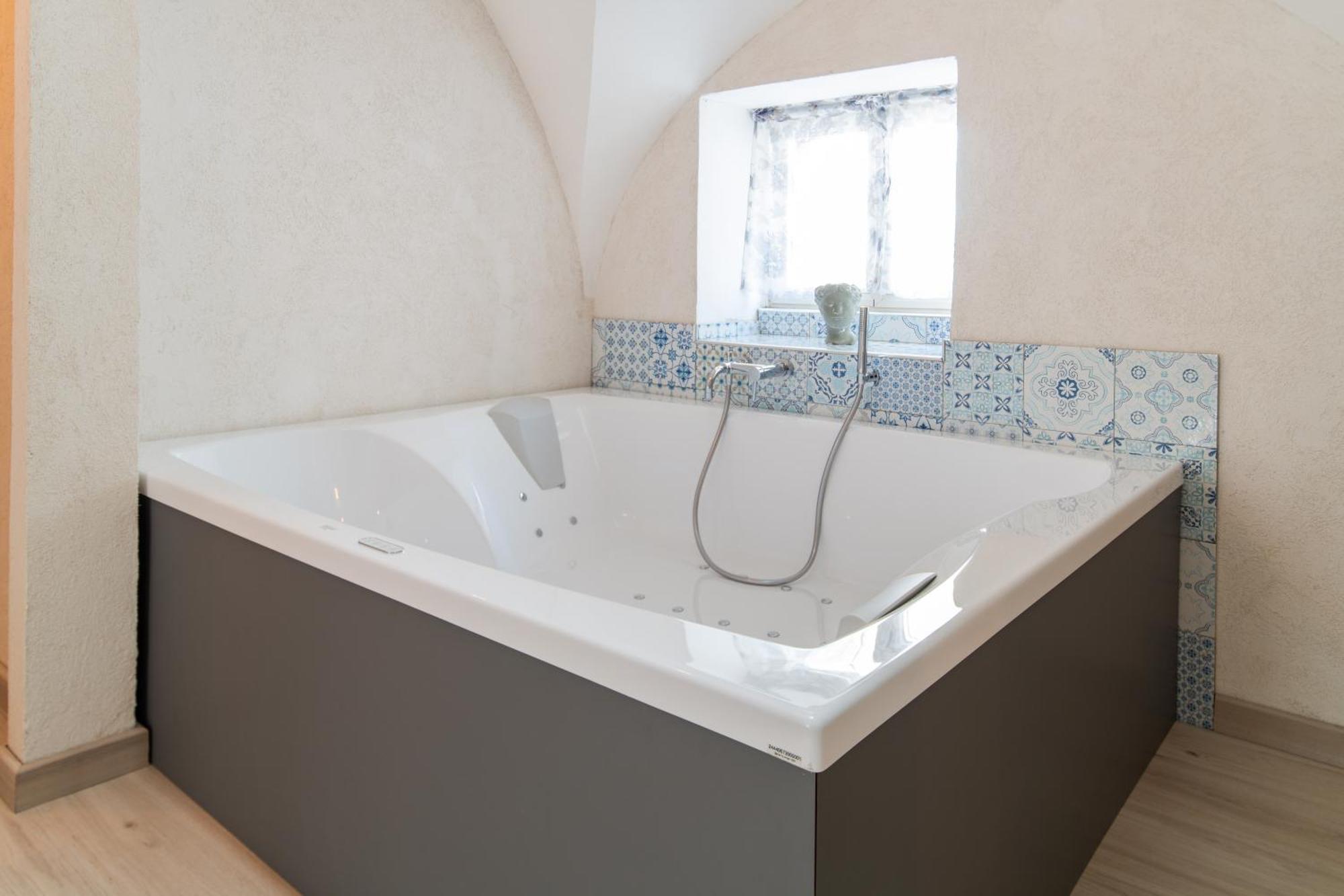 Luxurios Hot Tub-Maiori Hotel Exterior photo