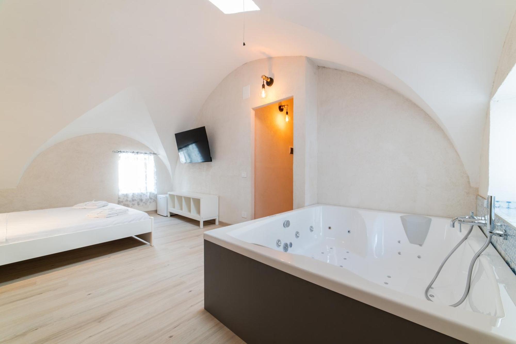Luxurios Hot Tub-Maiori Hotel Exterior photo